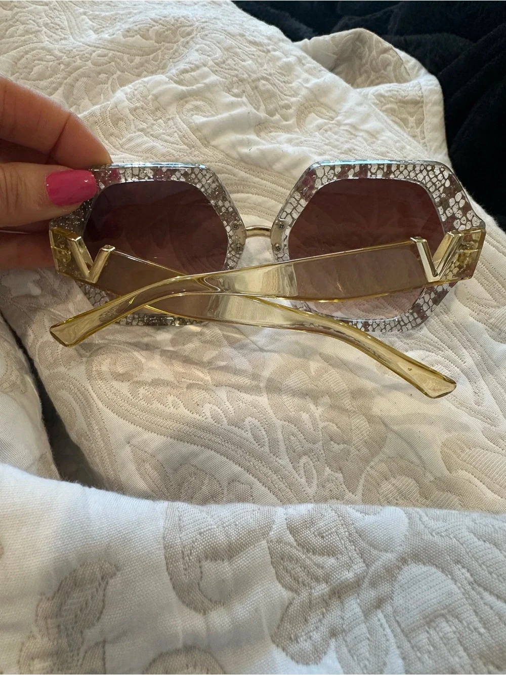 Snakeskin big brown V sunglasses ! New
